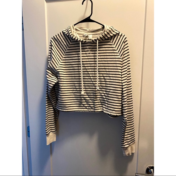 Cropped Striped Hoodie (size M) - Picture 4 of 8